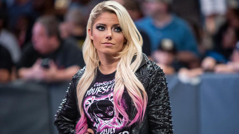 How tall is Alexa Bliss?